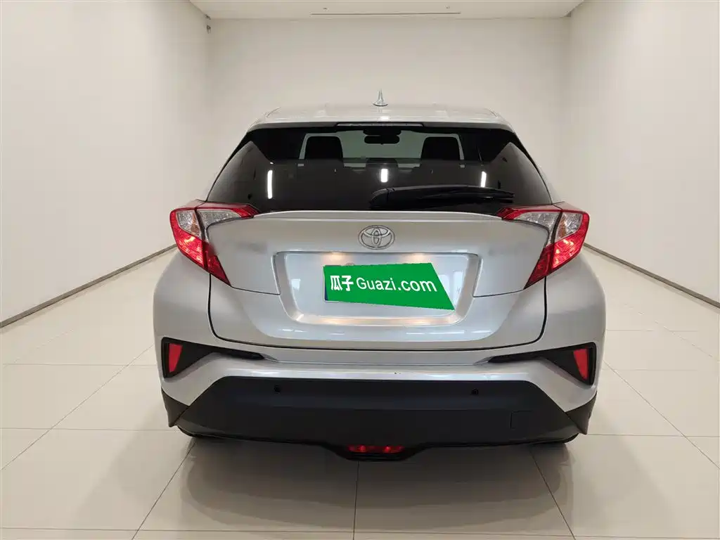 Toyota C-HR 2021 — фото 4