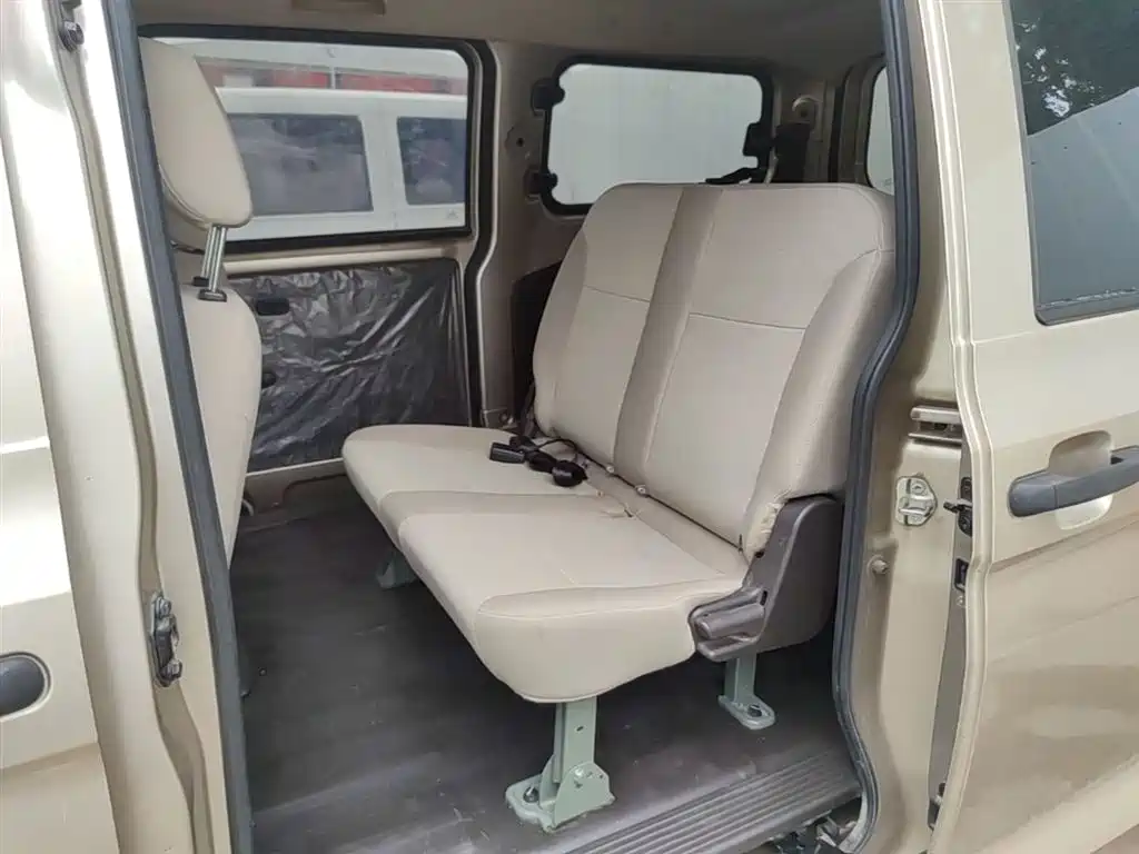 Wuling Hongguang V 2023 — фото 17