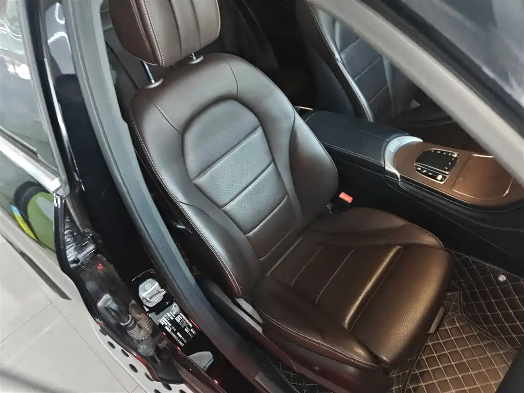 Mercedes-Benz GLC 2020 — фото 20
