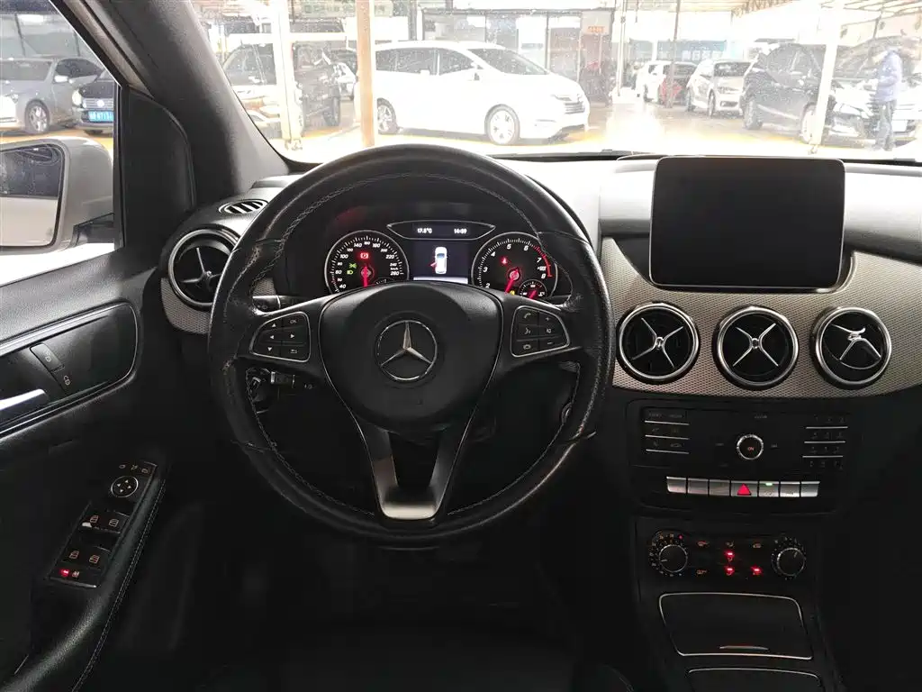 Mercedes-Benz B-Class 2018 — фото 6