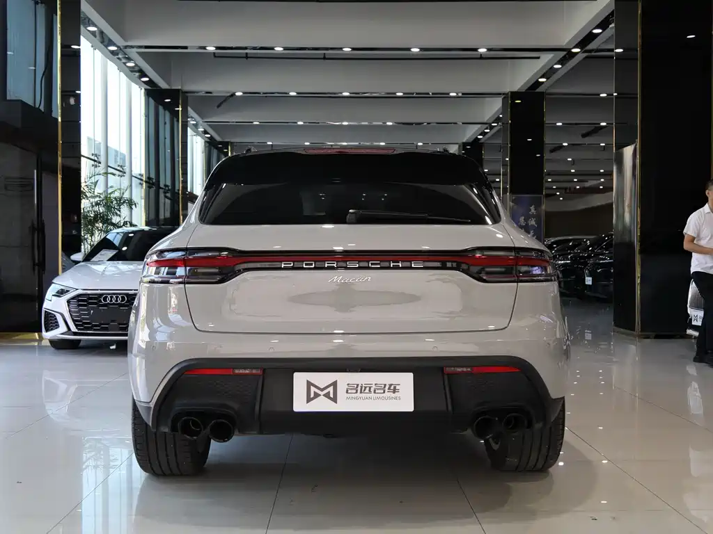 Porsche Macan 2023 — фото 18