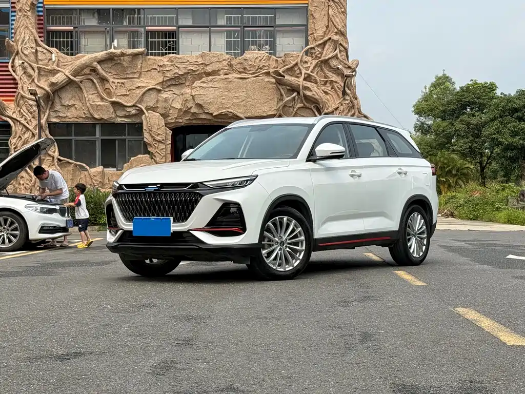 Changan Auchan X7 PLUS 2022 — фото 1