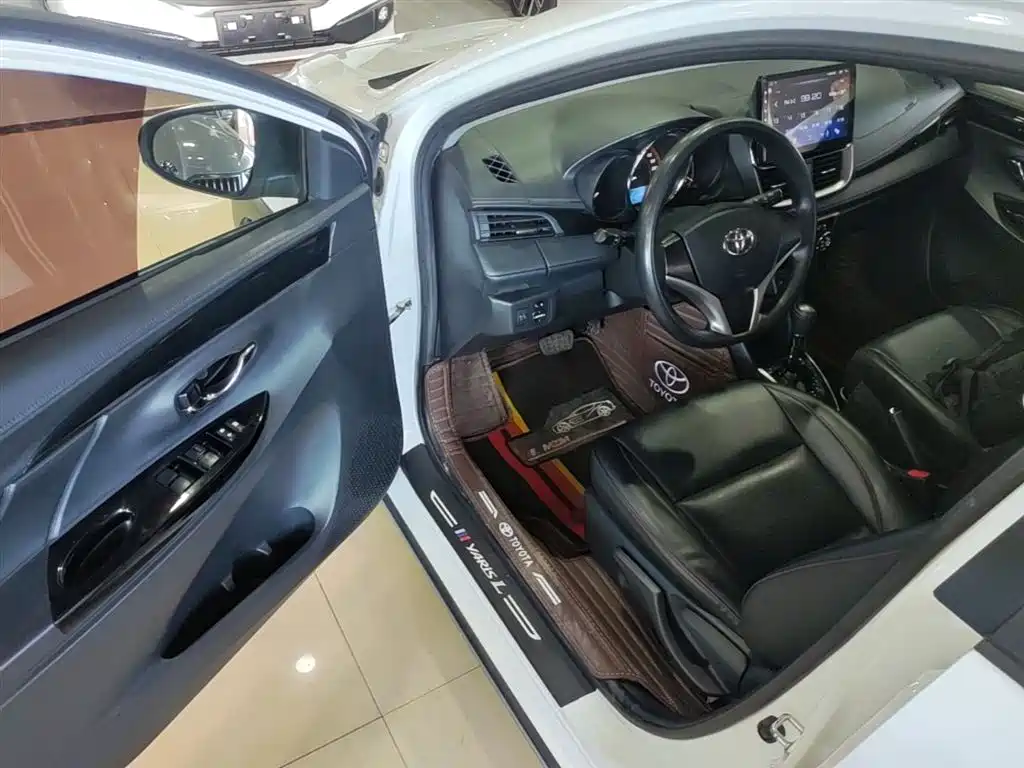 Toyota Yaris L 2021 — фото 16
