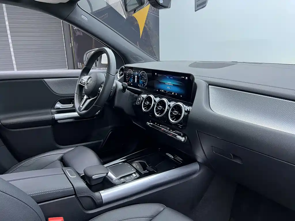 Mercedes-Benz GLA 2022 — фото 9