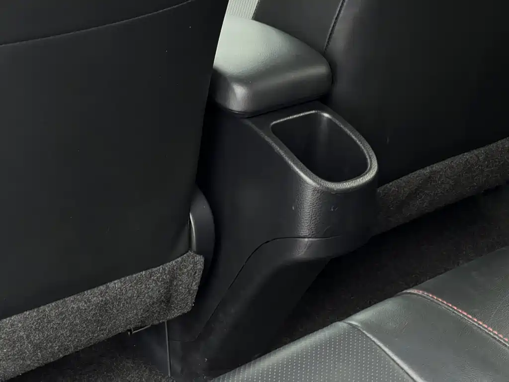 Toyota Yaris L 2023 — фото 17