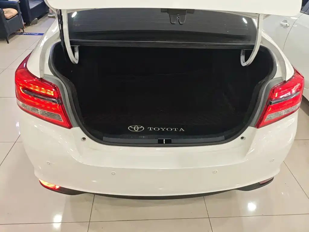 Toyota Yaris L 2023 — фото 19