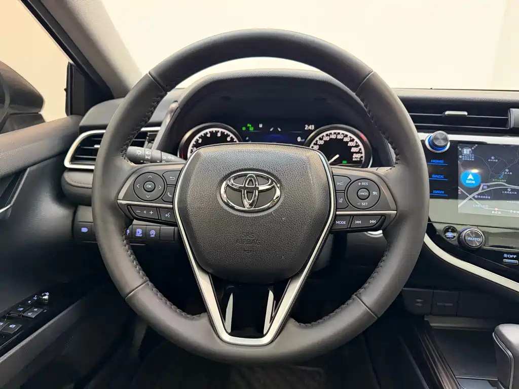 Toyota Camry 2020 — фото 18