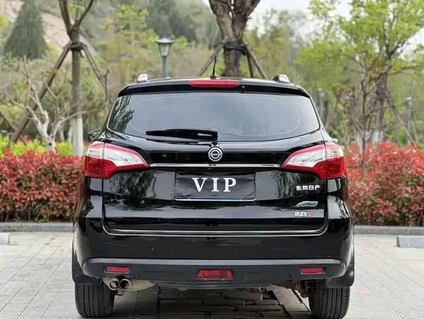 Venucia T70 2015