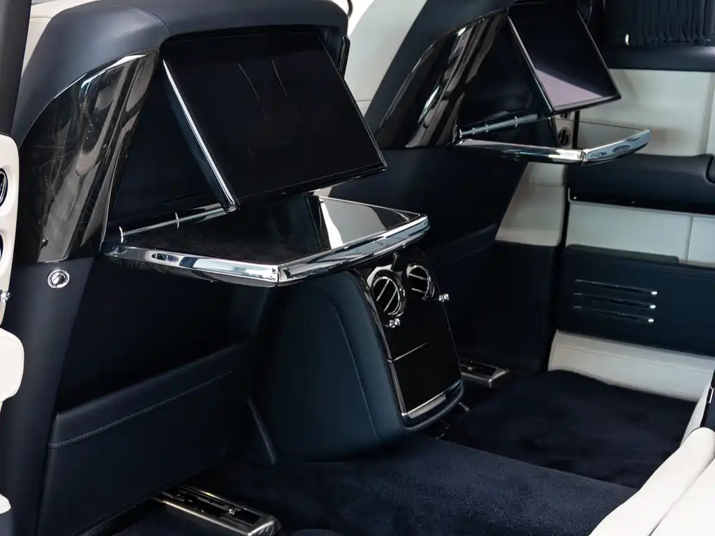 Rolls-Royce Phantom 2020 — фото 14