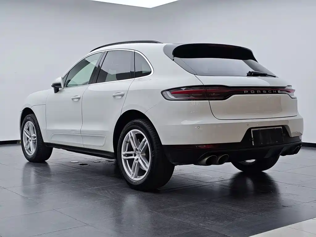 Porsche Macan 2015 — фото 17