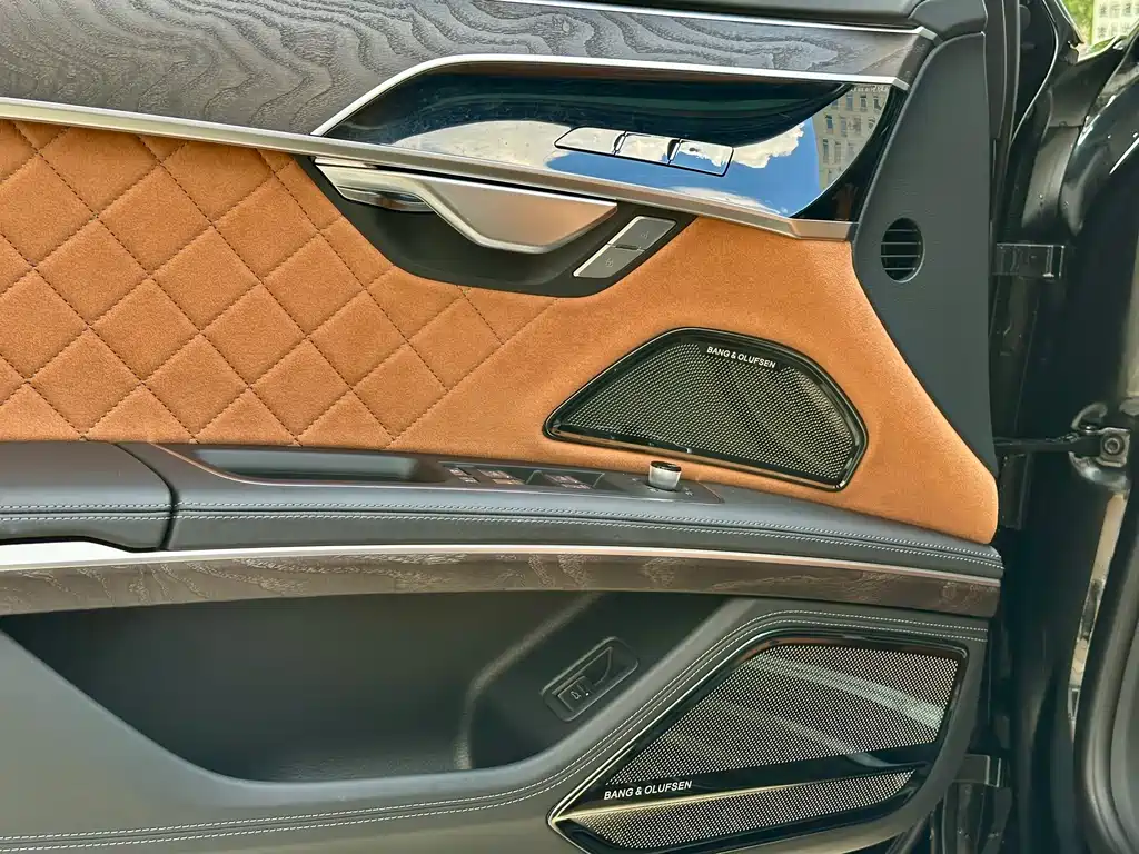 Audi A8 2024 — фото 18