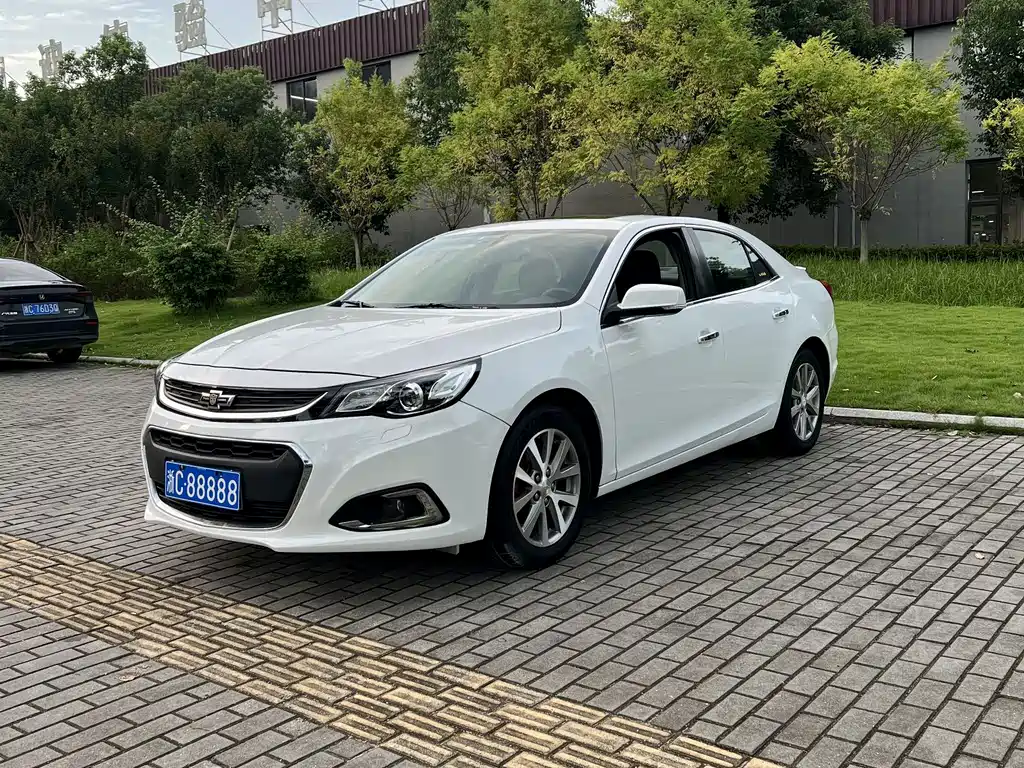 Chevrolet Malibu 2017 — фото 1