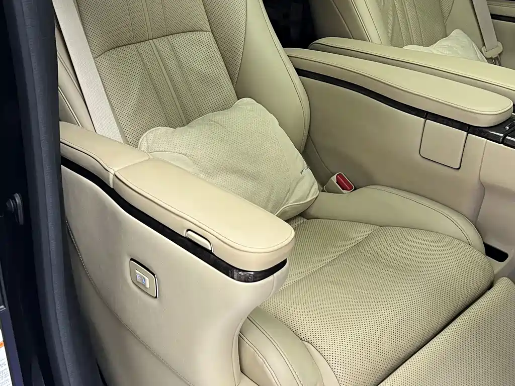 Toyota Vellfire 2020 — фото 22