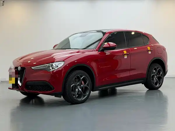 Alfa Romeo Stelvio 2017