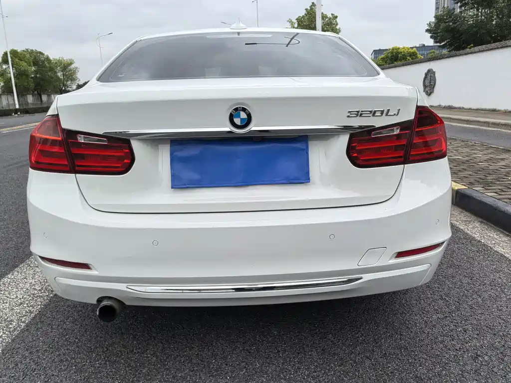 BMW 3 Series 2017 — фото 10