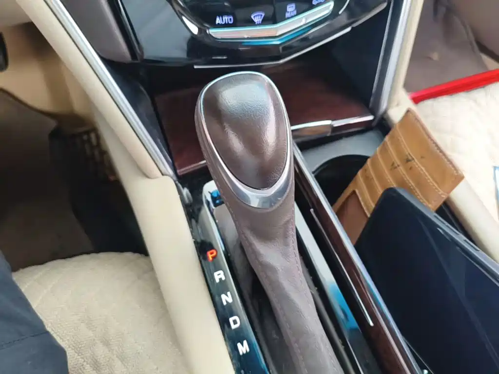 Cadillac XTS 2015 — фото 19