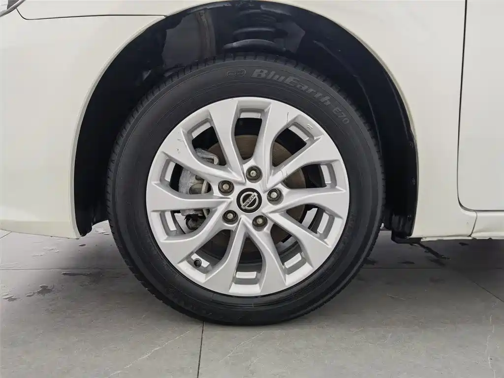 Nissan Sylphy 2018 — фото 17
