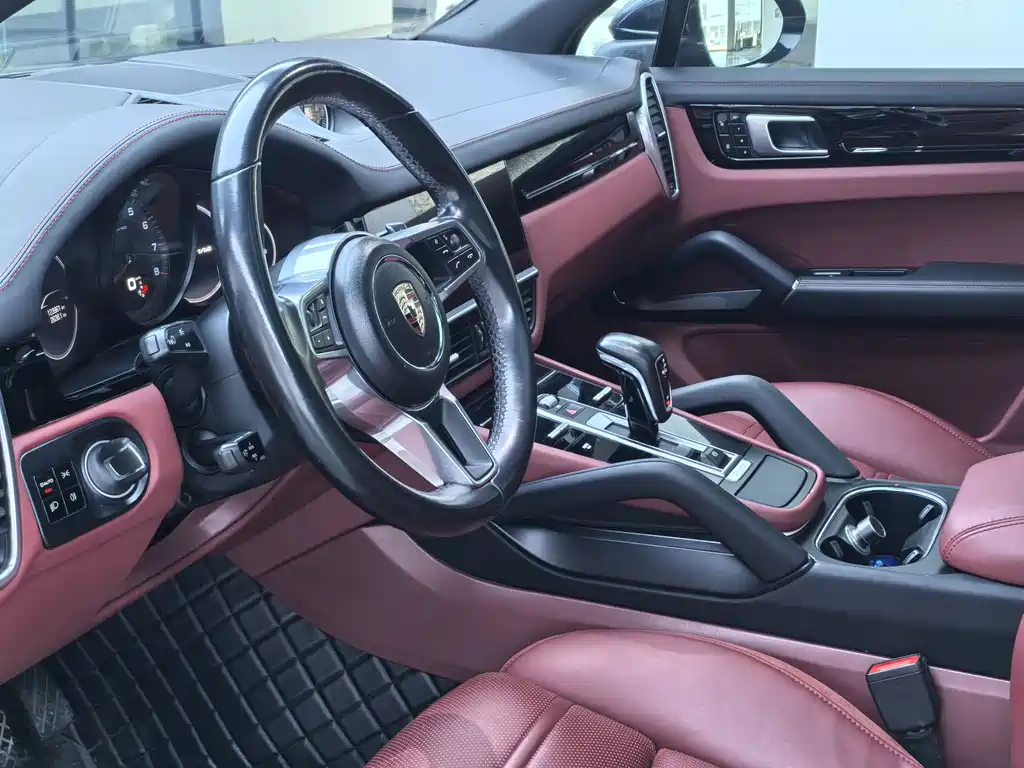 Porsche Cayenne 2018 — фото 12