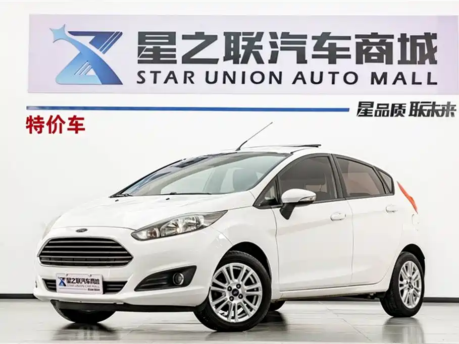 Ford Fiesta 2015 — фото 1