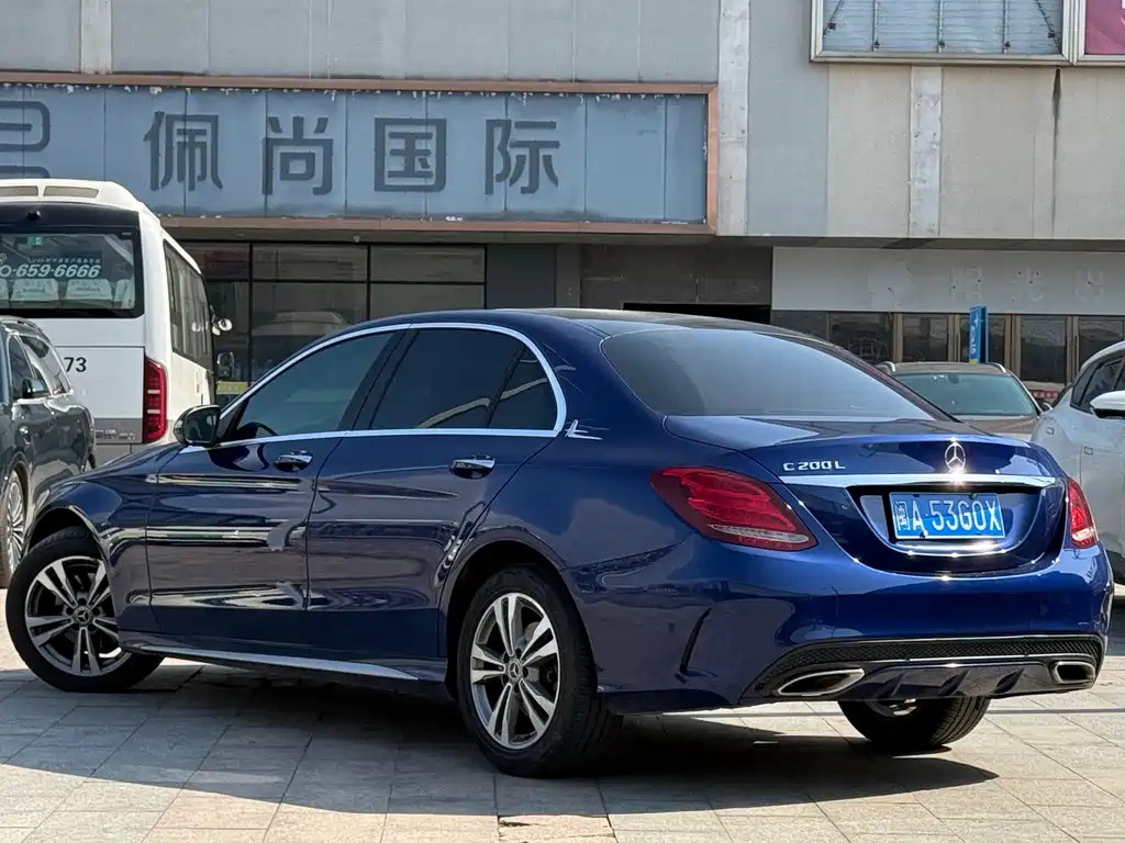 Mercedes-Benz C-Class 2018 — фото 11