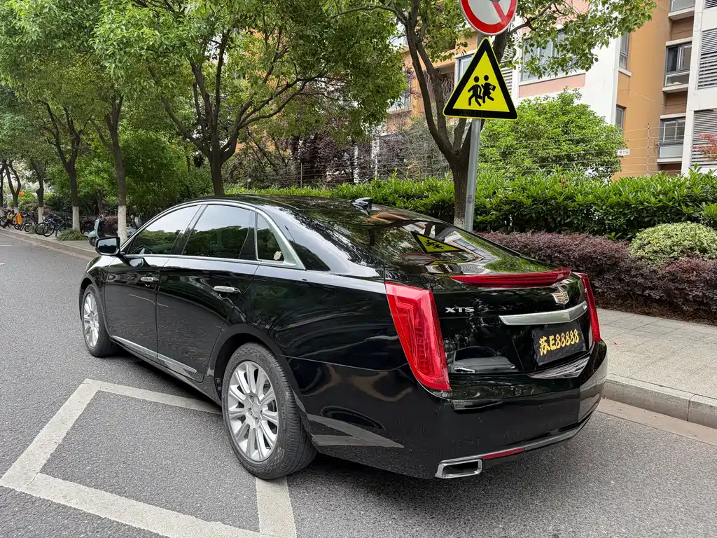Cadillac XTS 2017 — фото 19
