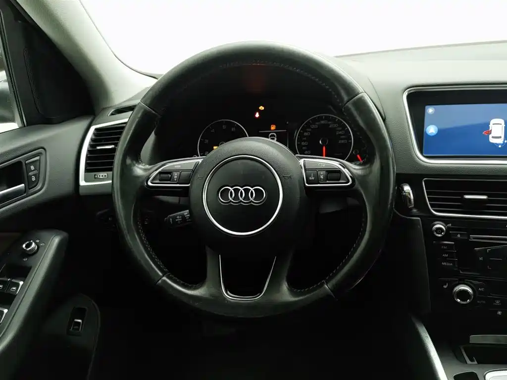 Audi Q5 2015 — фото 11
