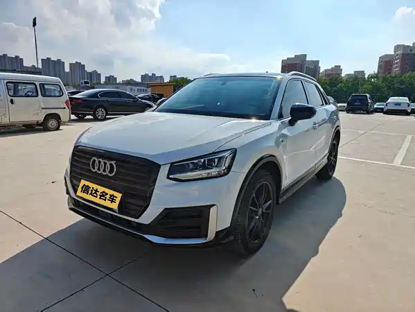Audi Q2L 2019