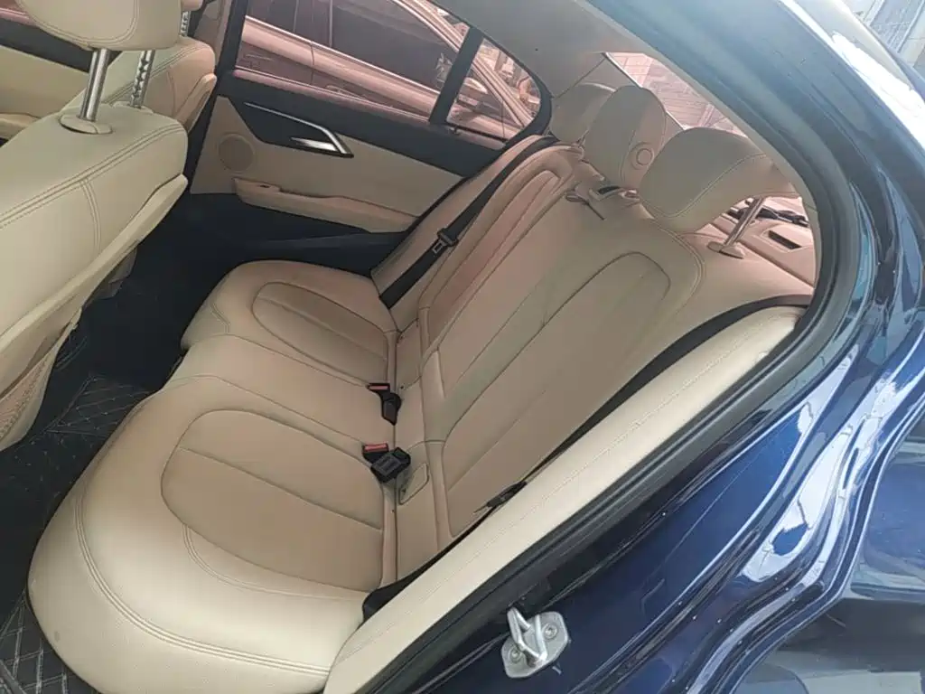 BMW 1 Series 2017 — фото 17