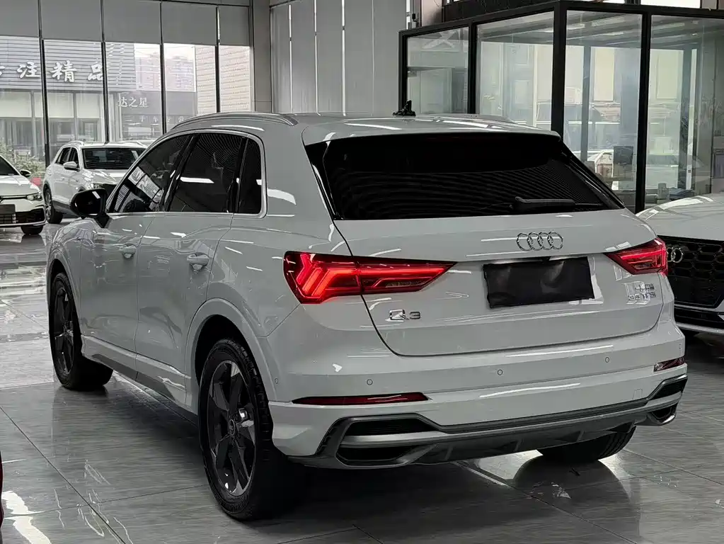 Audi Q3 2022 — фото 11