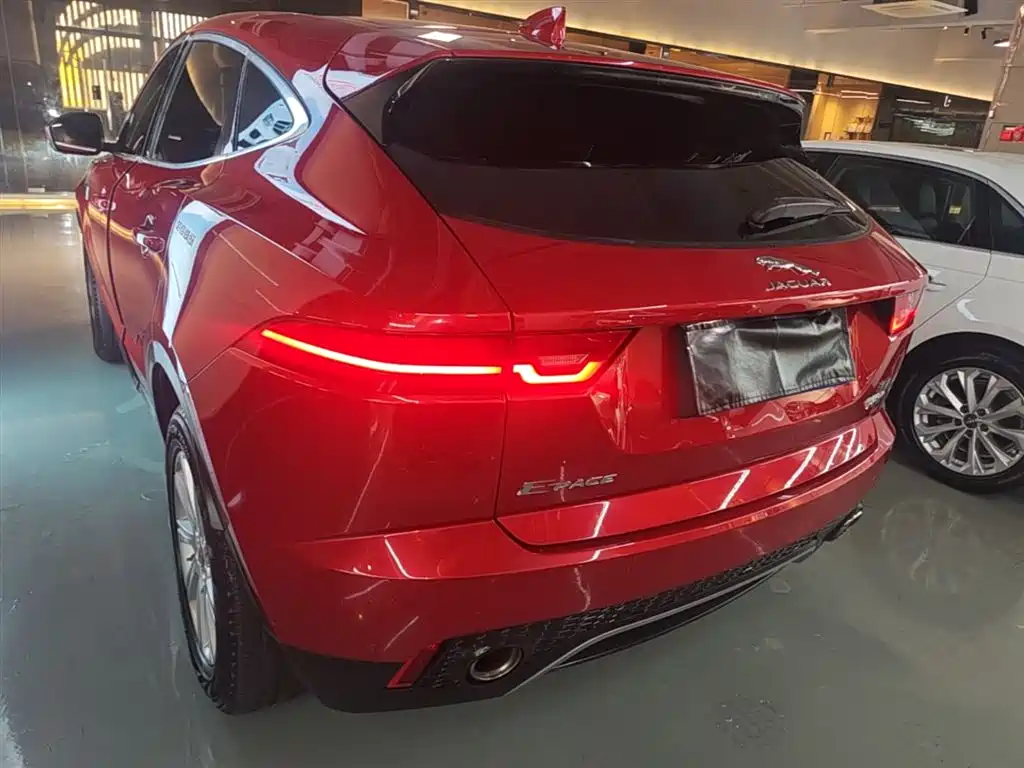 Jaguar E-PACE 2019 — фото 5