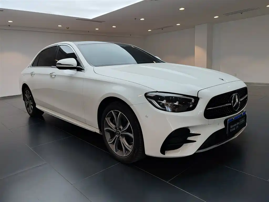 Mercedes-Benz E-Class 2023 — фото 2