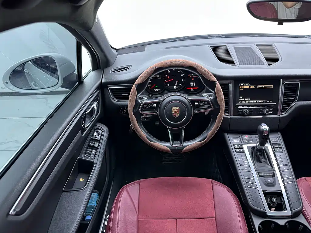 Porsche Macan 2015 — фото 17
