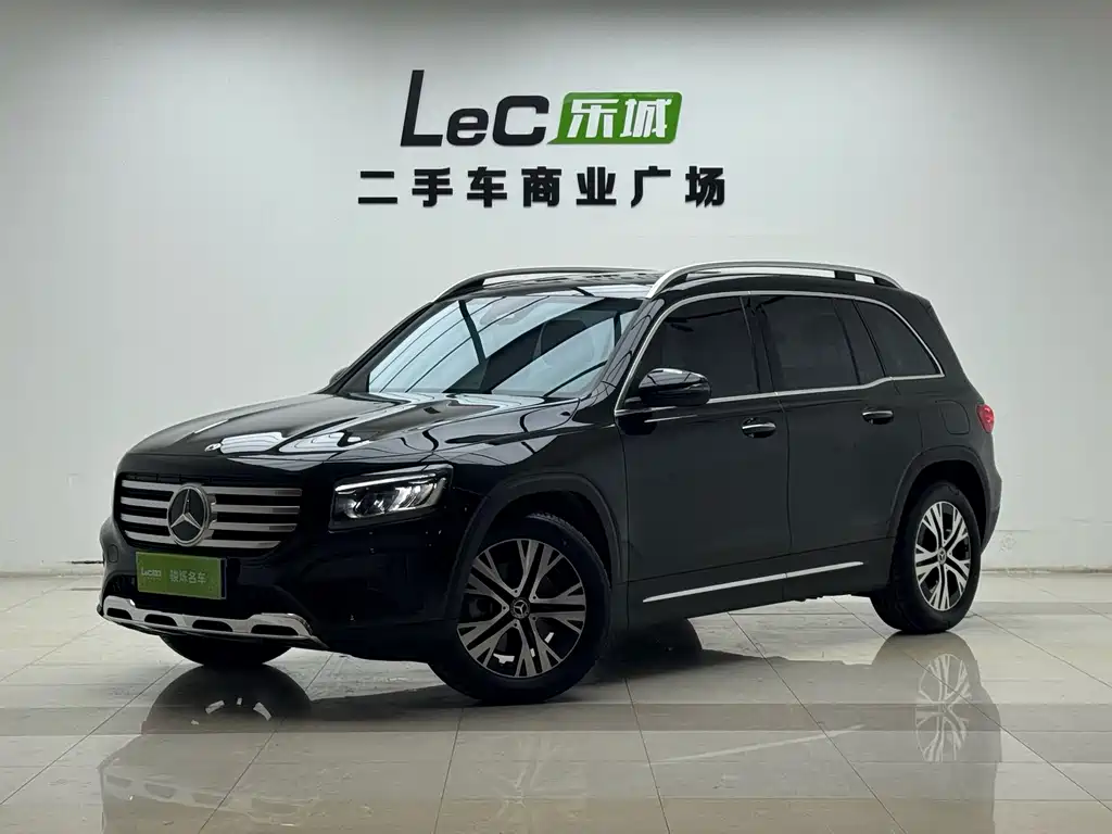 Mercedes-Benz GLB 2025 — фото 1