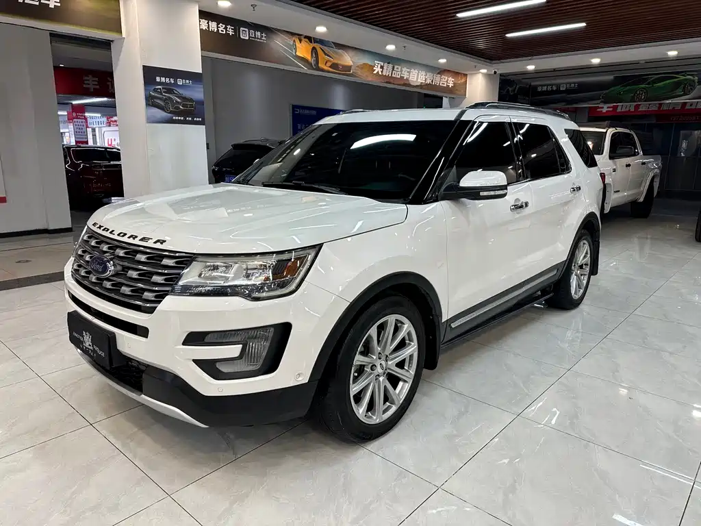 Ford Explorer 2017 — фото 1