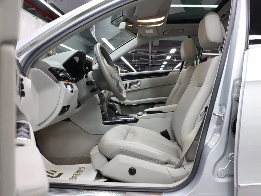 Mercedes-Benz E-Class 2010