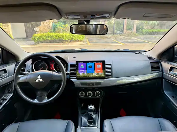 Mitsubishi Lancer EX 2013