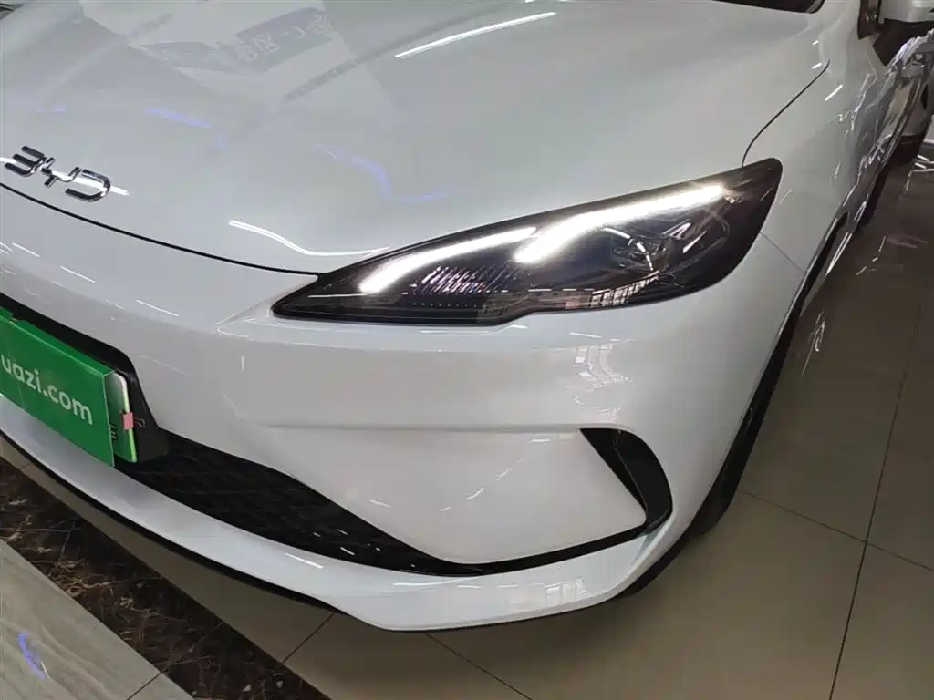 BYD Seal 05 DM-i 2025 — фото 24