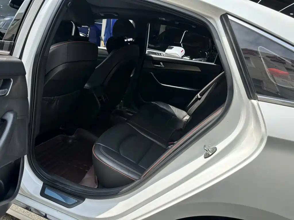 Hyundai Sonata 2015 — фото 19