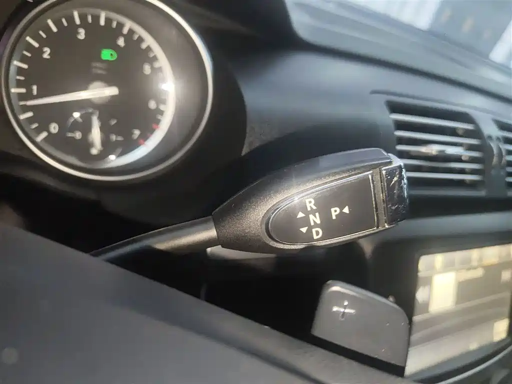 Mercedes-Benz R-Class 2016 — фото 14