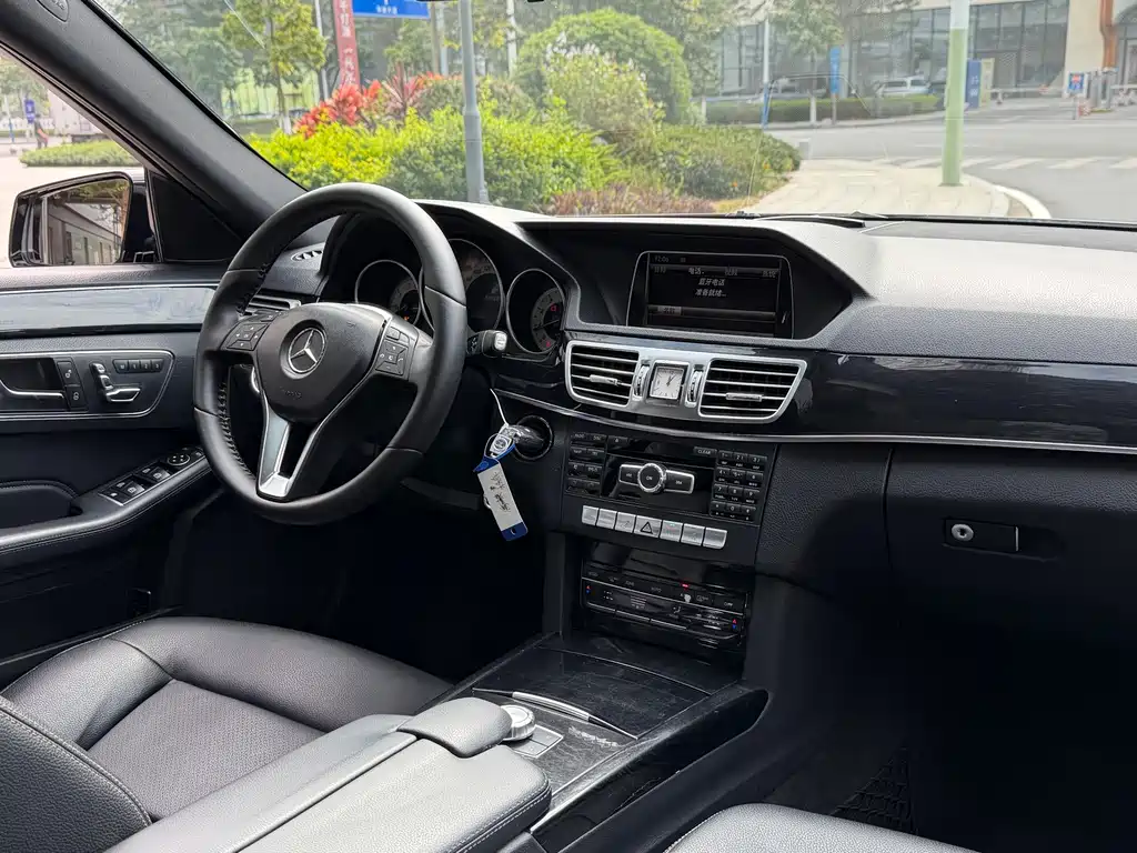 Mercedes-Benz E-Class 2014 — фото 15