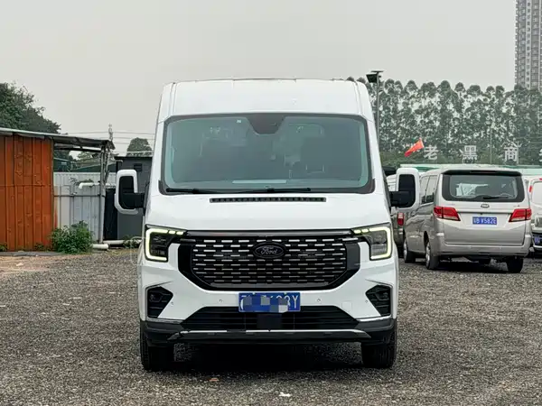 Ford Transit T8 2024