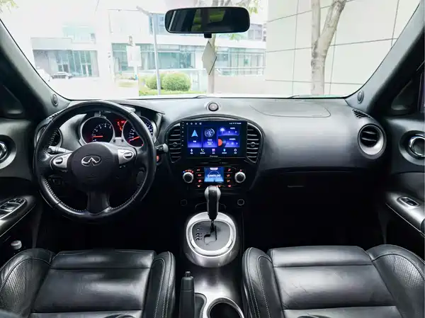 Infiniti ESQ 2015