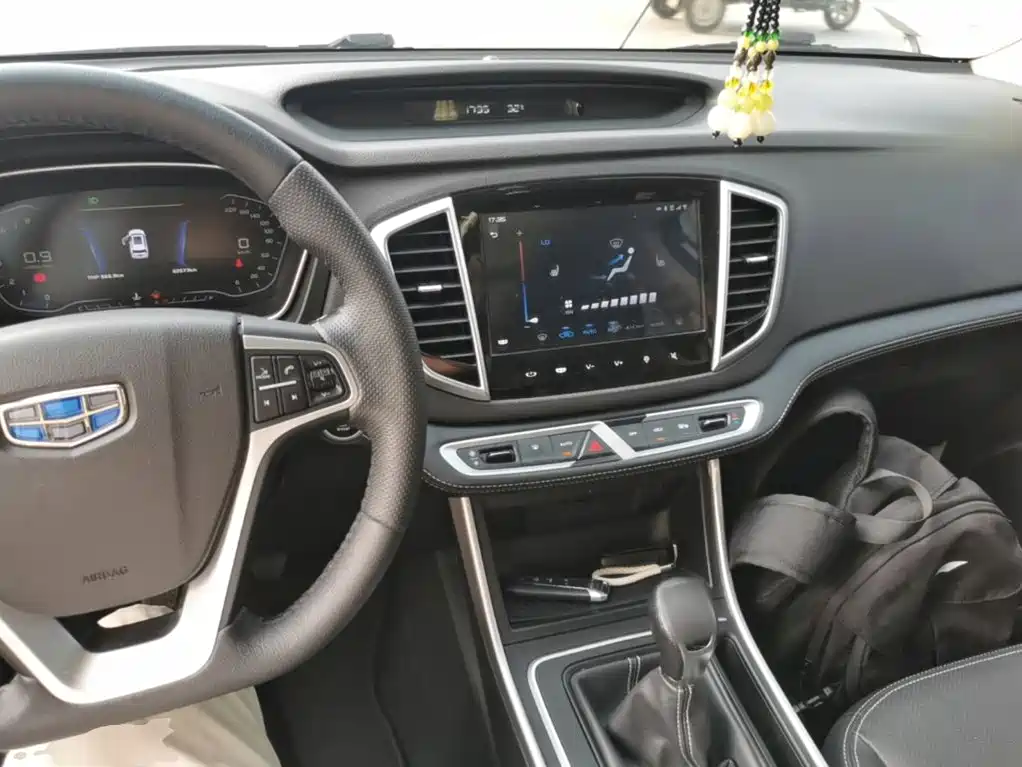 Geely Vision X6 2019 — фото 10