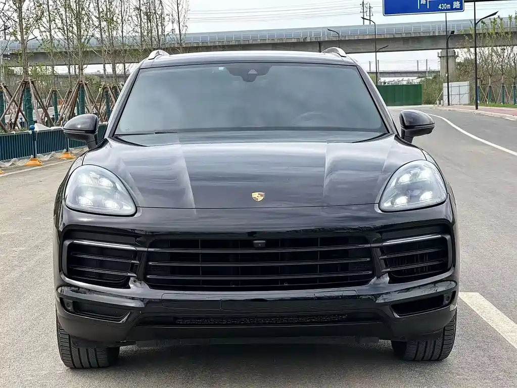 Porsche Cayenne Hybrid 2019 — фото 2