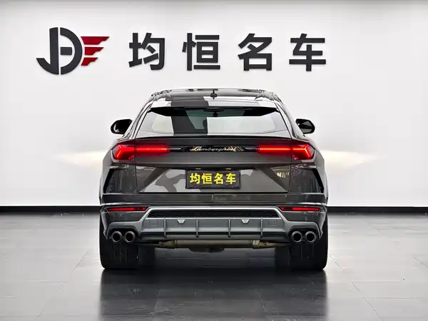 Lamborghini Urus 2021