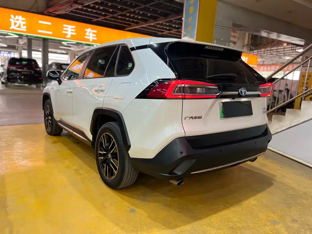 Toyota Wildlander New Energy 2022 — фото 5