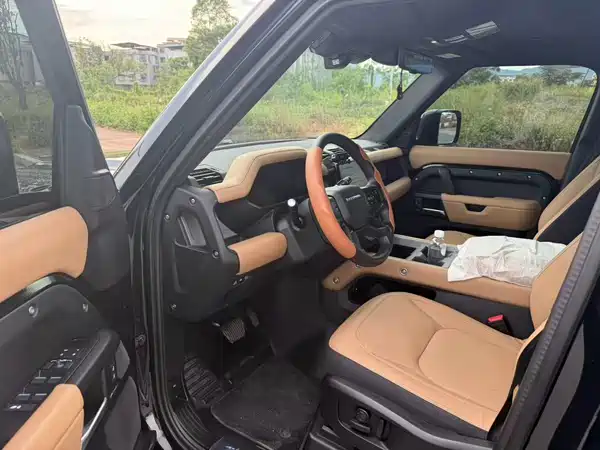Land Rover Defender 2026