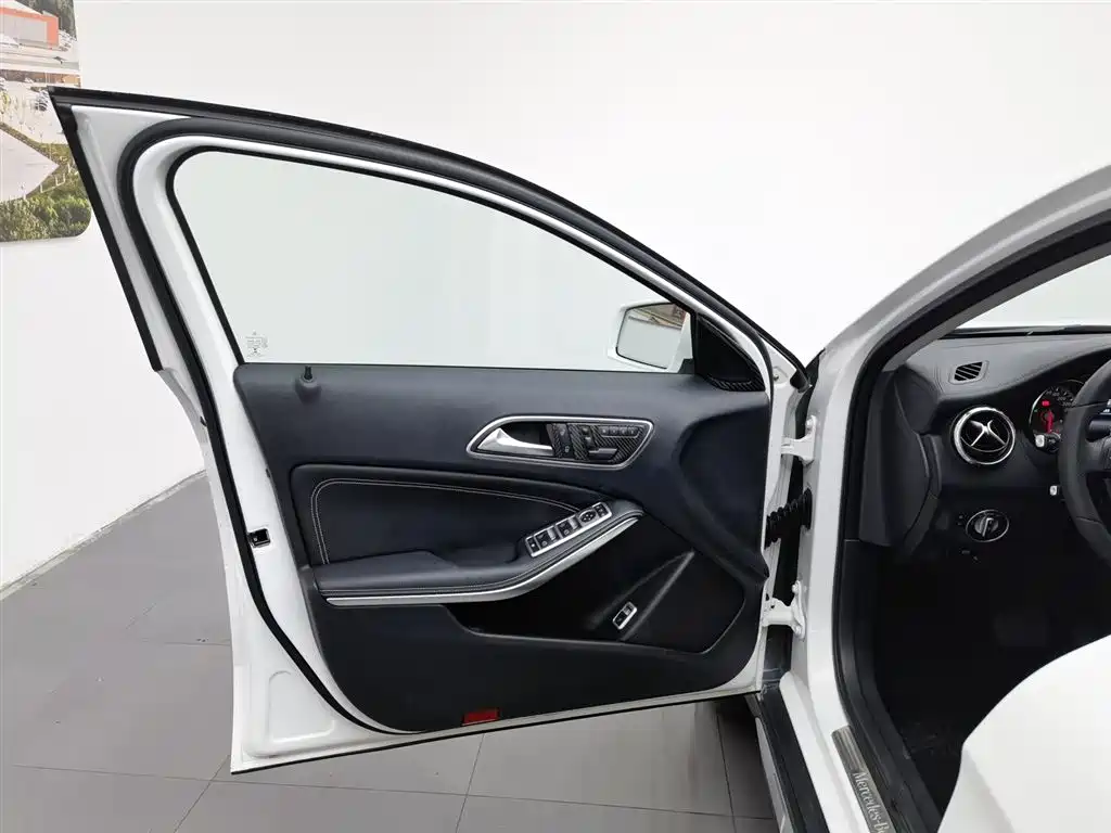 Mercedes-Benz GLA 2016 — фото 8