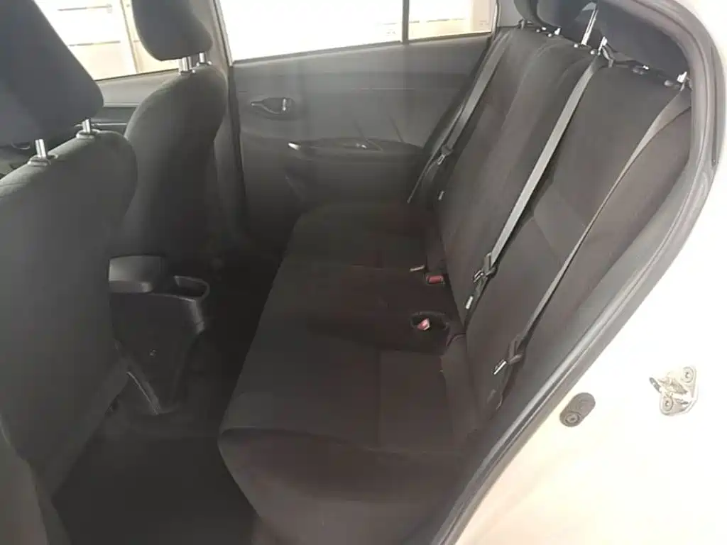 Toyota Yaris L 2019 — фото 17