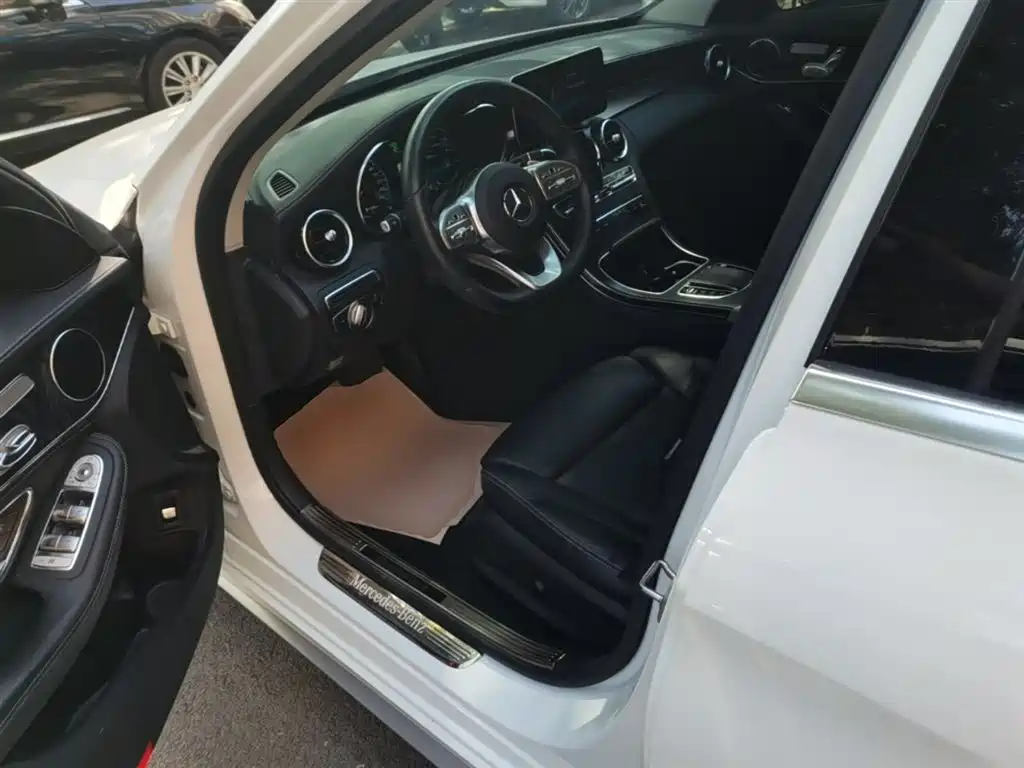Mercedes-Benz C-Class 2020 — фото 14